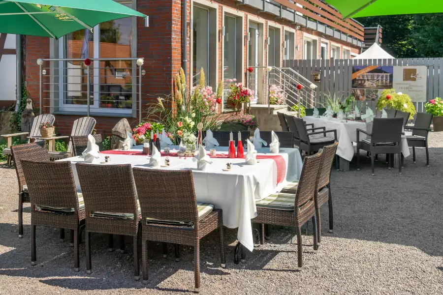 Grosse_Klus_Hotel_und_Restaurant_Sommergarten(3)